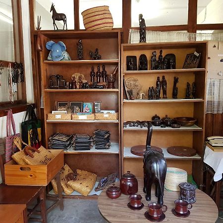 Karibuni Center Hotel Мбея Екстериор снимка